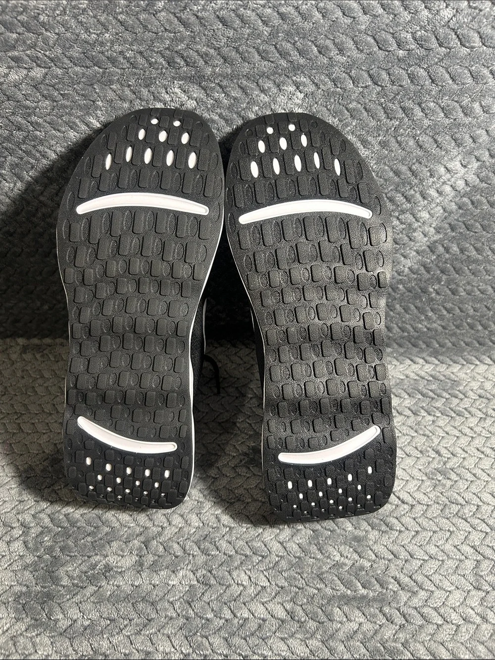 Nike Men’s Black and White Lightweight Running Shoes